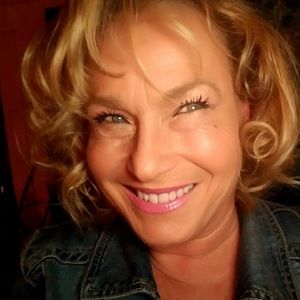 Meet your Posher, Stacy